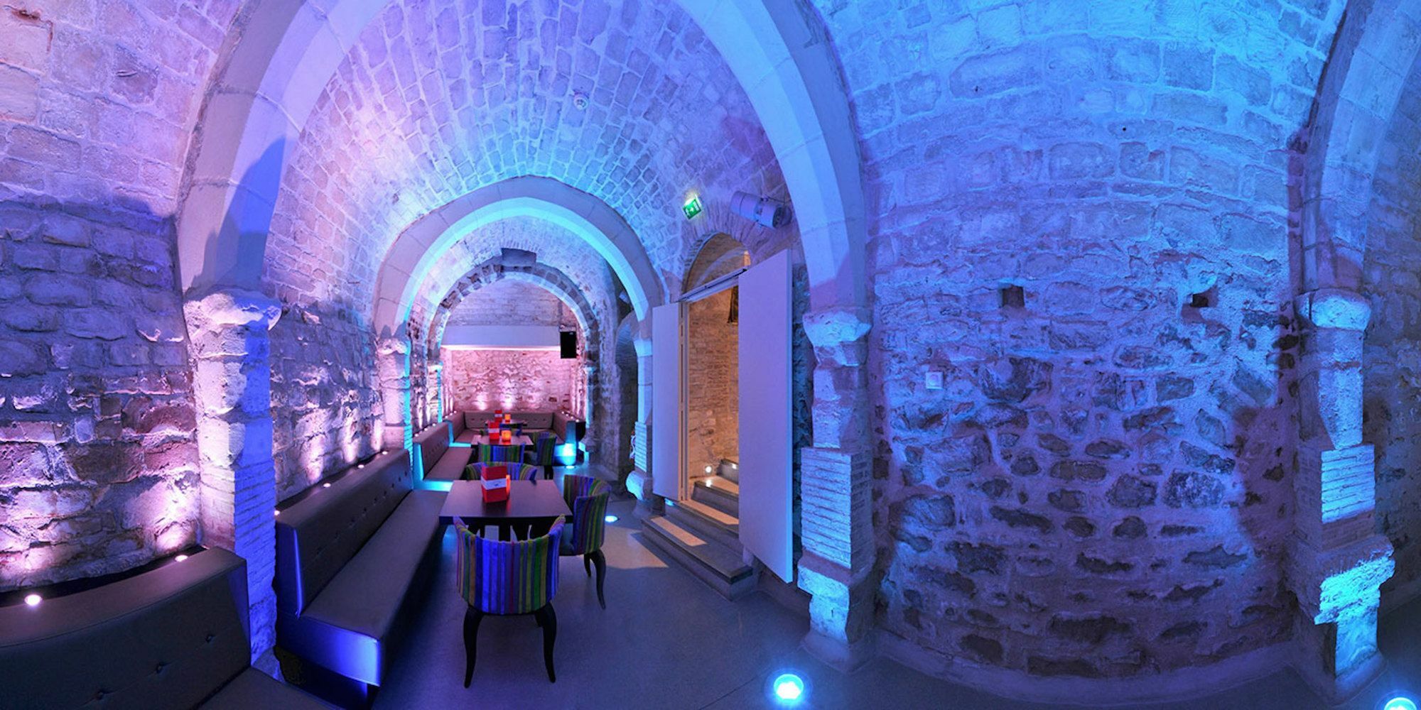 Logis Du Cirque Centre Historique Hotel 2*