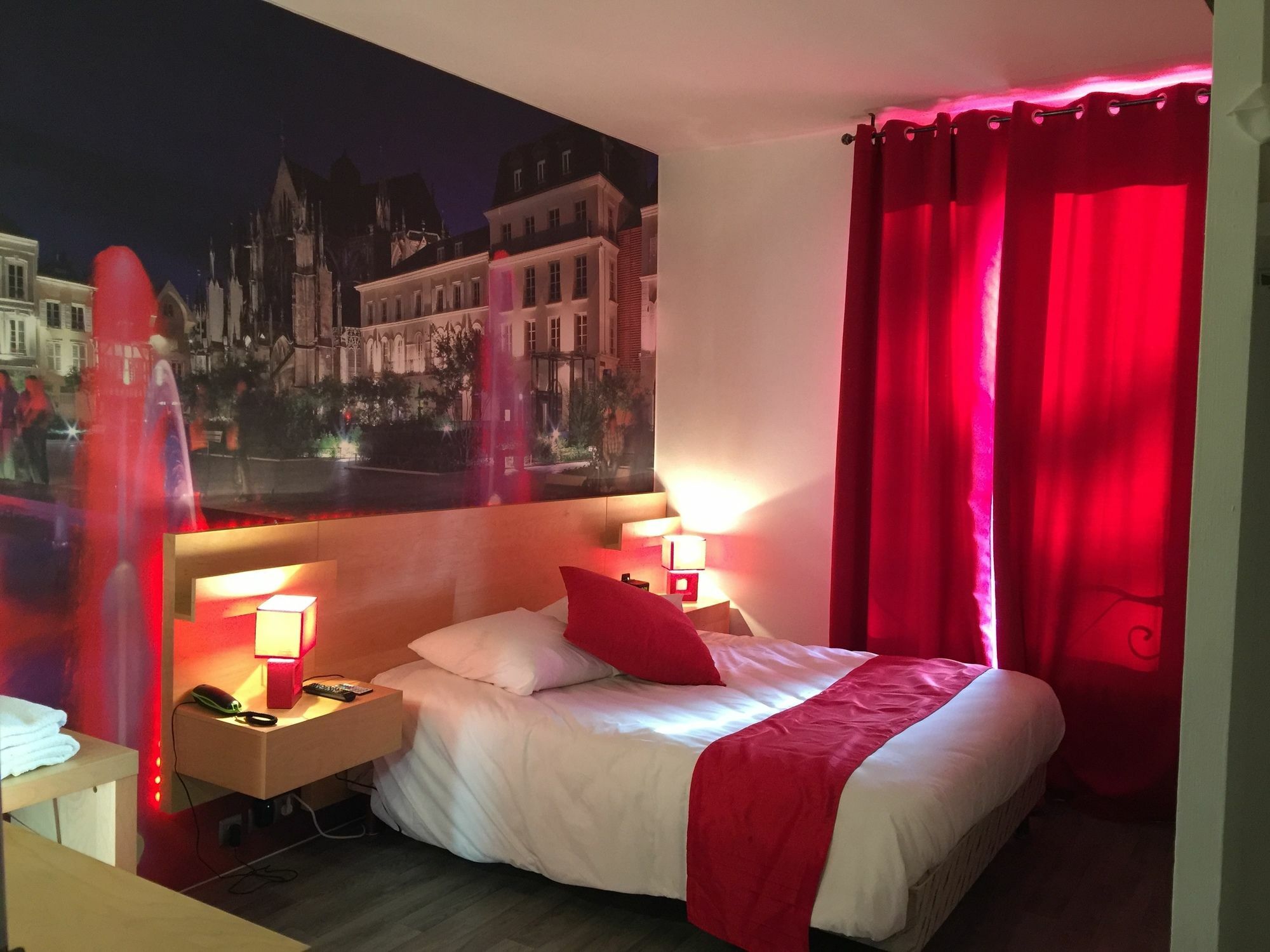 Logis Du Cirque Centre Historique 2*